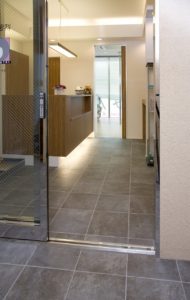 診療室の入り口